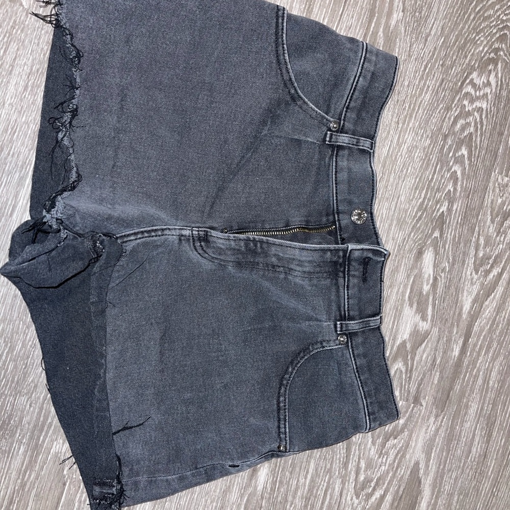 Size 8 for both. Skirt from H&M, shorts from express